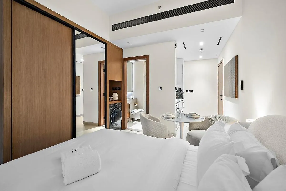 Apartment First Class Studio Touch Of Luxury & Comfort Dubai