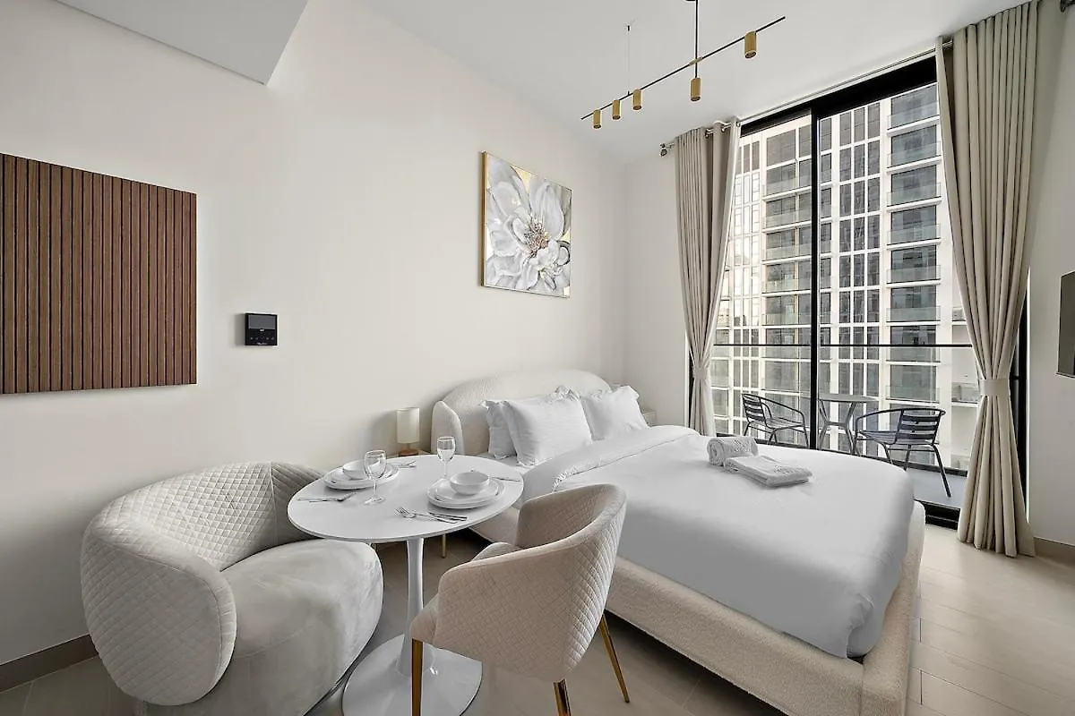 First Class Studio Touch Of Luxury & Comfort Dubai